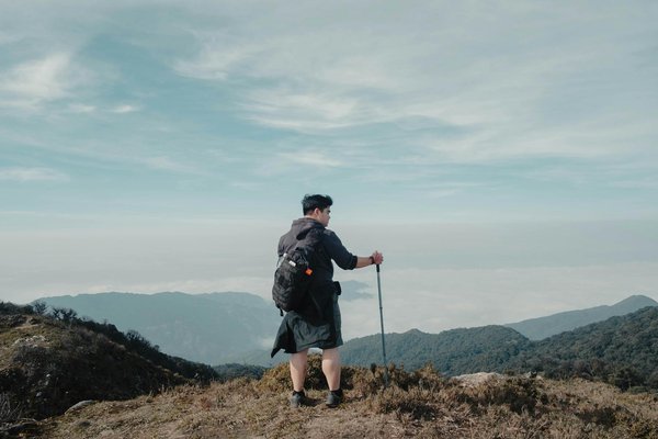 Quelles croisières permettent de découvrir les plages de sable noir en Hawaii?